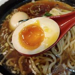 俺の中華たなか家 - 味玉リフト⤴️黄身はトロ〜リ旨し❤️