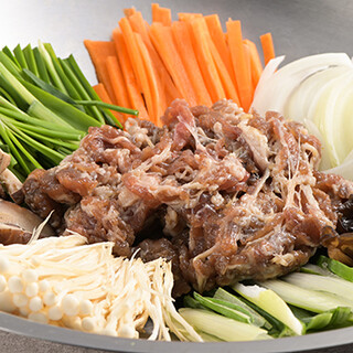 我們提供由我們的廚師準備的韓國懷石料理套餐。還可以點菜◎