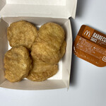マクドナルド - 料理写真:ハッピーセット の チキンマックナゲット 5ピース (バーベキューソース) (2022/10)