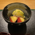 おかもと - ➓ ラムレーズンのヨーグルトシャーベット、蜂蜜レモンのピューレ、柿の赤ワイン漬け