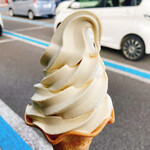 桜島サービスエリア（上り線） スナックコーナー - 安納芋ソフト　¥350-