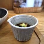 Udombiyori - ◆つゆは鰹などの風味もよく、少し甘めですけれど濃いめなのでぶっかけに合います。 刻んだアボカド入り。