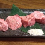 特選焼肉 ミート田中 - 特上タン