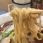食堂七彩 - ピロ太麺