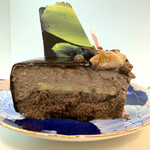 メゾン・ダーニ - あまり上手に切れていませんが、断面です。