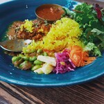 GOOD LUCK CURRY - 豚頰肉と牡蠣のカレーの合掛け