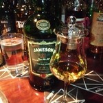 バー・バーンズ - JAMESON16年物