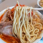 らーめん ぬーぼう - 赤爆中華麺リフト