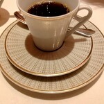 ロオジエ - 珈琲。アビランドの特注品の茶器が美しい。これ欲しいなぁ…
