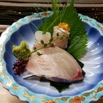 末広寿司 - 「ヒラメとしまあじのおさしみ」雲丹をヒラメで巻いてある❗これも旨いとしか言いようがない❗ 