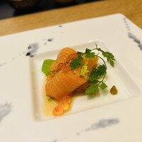 ステーキ＆ワイン いしざき - ノルウェーサーモンのカルパッチョいくら添え