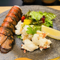 ステーキ＆ワイン いしざき - オマール海老テールヴァプール　グリーンサラダ添え