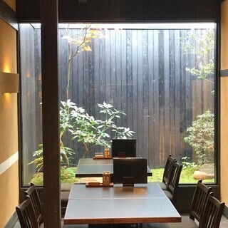 都会の喧騒を離れた古き良き和の空間で。