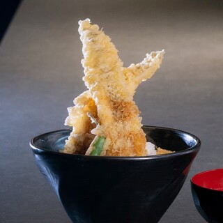 We offer authentic Tempura and a la carte dishes at reasonable prices.