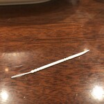 欧風カレー ボンディ - 初めて見ました。歯間ブラシ付きの楊枝