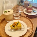 アンズトモモ - 『コーヒーシェイク』
      『かぼちゃのチーズケーキ』