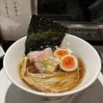 酒肴場 屯 -   津軽煮干し中華蕎麦（味玉入り）¥900