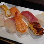 Azuma - 令和4年10月 ランチタイム
                        寿司盛り合わせ定食 1000円