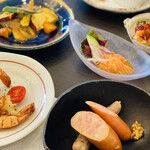 DINING HUIT 8番地 - 