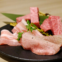 近江うし 焼肉 にくTATSU 青山本店 - 