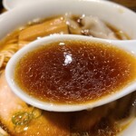 松戸中華そば 富田食堂 - スープ