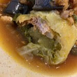 洋食ビストロ夕凪 - 鬼おろし大根と揚げ茄子のしそぽん酢のロールキャベツ　断面
