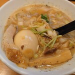 らーめん工房 麺作 - つけ汁の具材たち