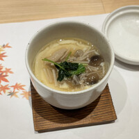 渋谷 すし仙 - エビ、ウニ、銀杏の茶碗蒸し（3種のキノコあんかけ）