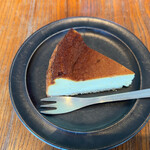 TORASARU  - ゴルゴンゾーラのチーズケーキ