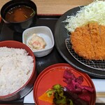 Tegiri Ro-Su Kachi Katsu - 特ロースカツ定食