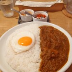 タダカリー - チキンカレー大盛り目玉焼きトッピング1,250円