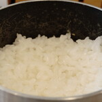 とんかつ 蒼樹 - おいしい釜炊き白飯（４）お釜の蓋をとれば、湯気と同時に馥郁たる香りが、立ち上ってきます。