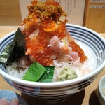 日本橋海鮮丼 つじ半 - 縦盛アップ