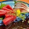 あだち - 料理写真:マグロとしめ鯖のお造り。鮮度抜群です✨