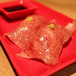 NO MEAT,NO LIFE. 6x - 黒毛和牛の霜降りの握り