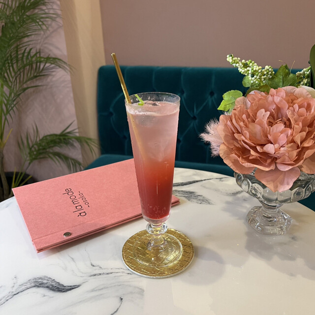 A la mode osaka Nanba, Nihonbashi, Dotonbori/Cafe [Tabelog]