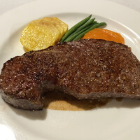 麤皮 - サーロイン150グラム　インゲンも美味し