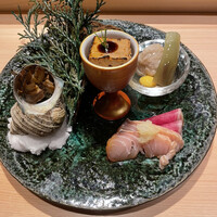鮨 やざわ - 武相の前菜　サザエ、蓮根饅頭と茄子の煮浸し、真ん中にあん肝豆腐のバルサミコ酢で洋風仕立て
