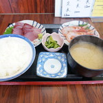 Shijou Meshi Tokudaya - 新さんま塩焼き＋わらさ刺定食、ボタン海老刺し