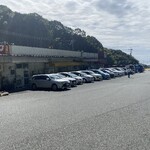 Ramen Shoppu - 裏口側の駐車場