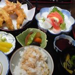 Uchida - えび天定食