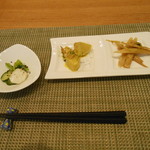 Donichi Kafe - 前菜２品と漬物