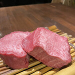 焼肉 肉萬 - めっちゃクンピ