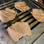 焼肉 肉萬 - ちょいよく焼きが好き