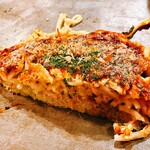 Koma Teppan Okonomiyaki - 半分個カットの断面