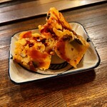 Koma Teppan Okonomiyaki - チャージの練り物天ぷら