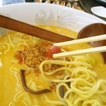 次男坊ラーメン - 具の小梅