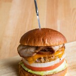 BAR & GRILL BURGER CHOP STEAK HAMBURGER - 信州吟醸豚の自家製ベーコンチーズバーガー
