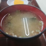 鶴亀屋食堂 - この日朝から寒くて、ほんと暖まる。美味しい味噌汁。
