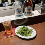 マルゴセカンド - グリーンサラダとミズナラハイボール